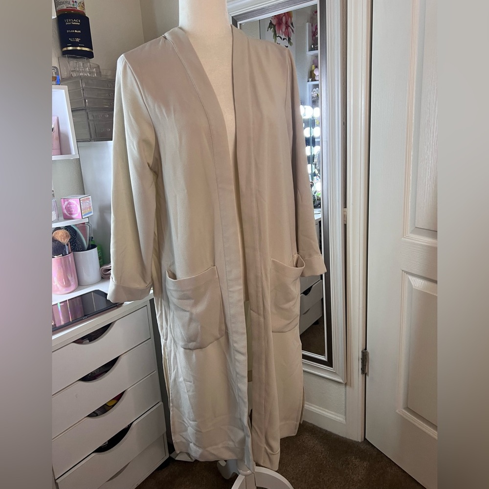 Divided size 14 duster cream color, long sleeve open 0250